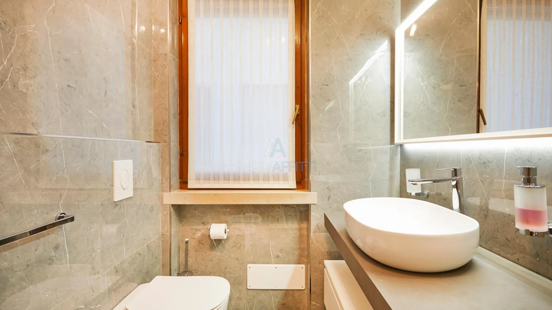 Ambra Apartment - Accesso A Tre Piscine A 200M Dal Lago 데센자노델가르다