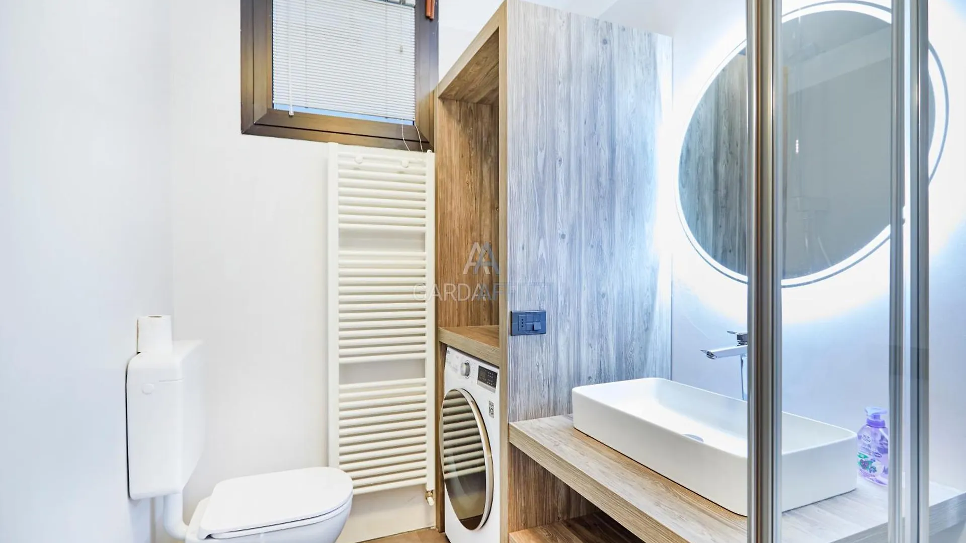 Ambra Apartment - Accesso A Tre Piscine A 200M Dal Lago 데센자노델가르다