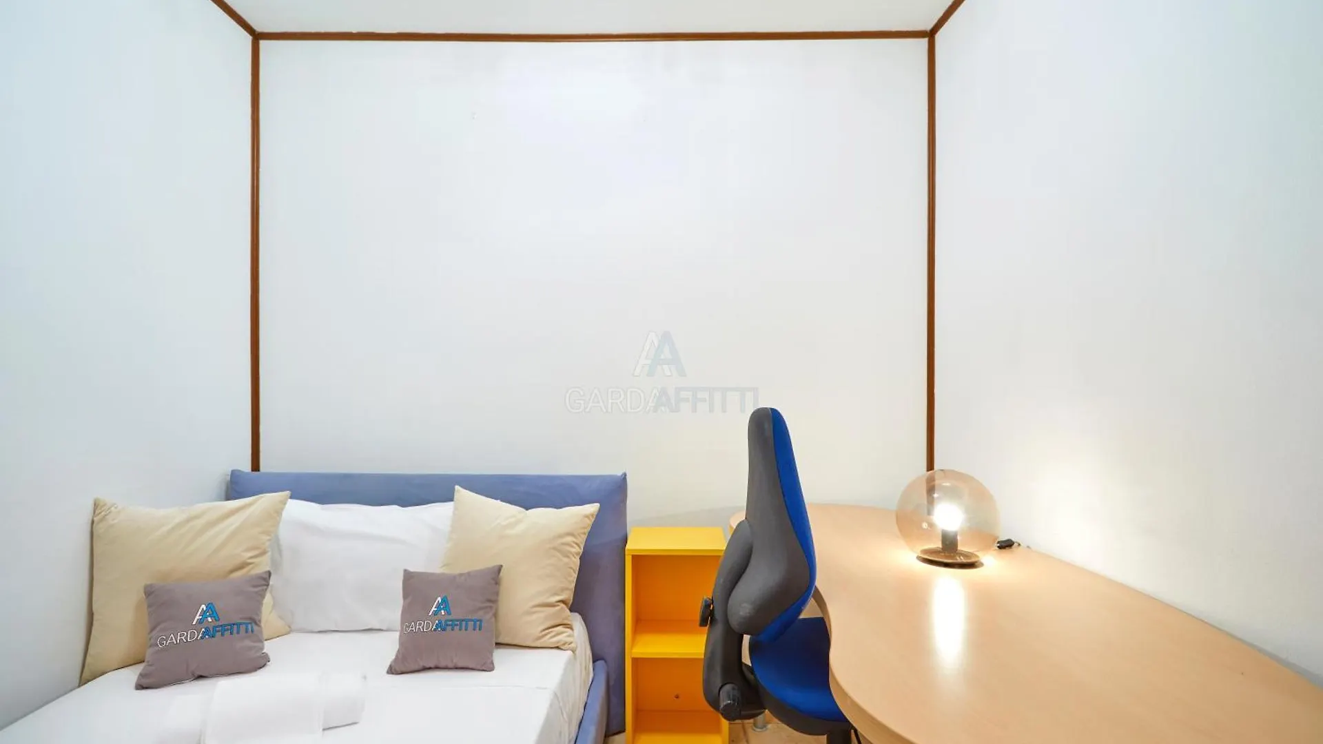 Ambra Apartment - Accesso A Tre Piscine A 200M Dal Lago 데센자노델가르다