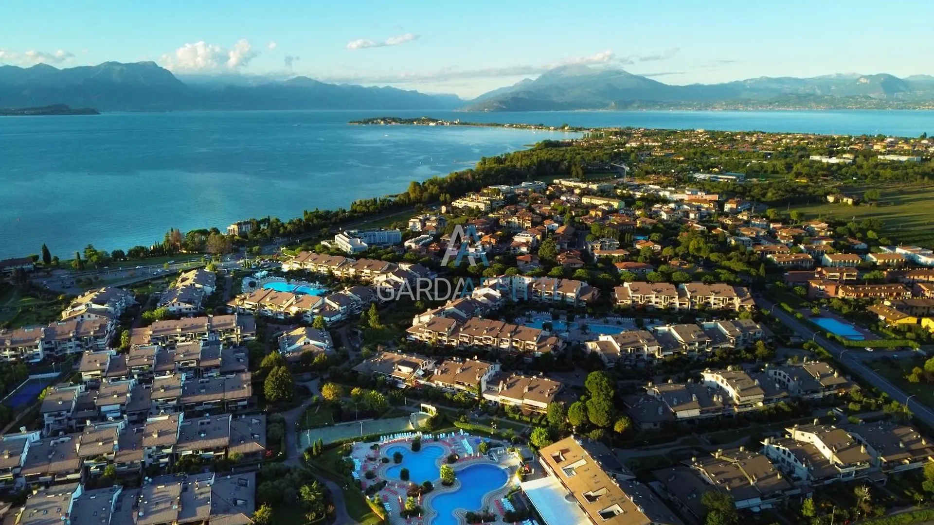 Ambra Apartment - Accesso A Tre Piscine A 200M Dal Lago 데센자노델가르다